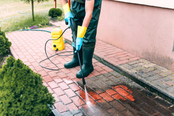Best Patio and Deck Pressure Washing  in Allouez, WI